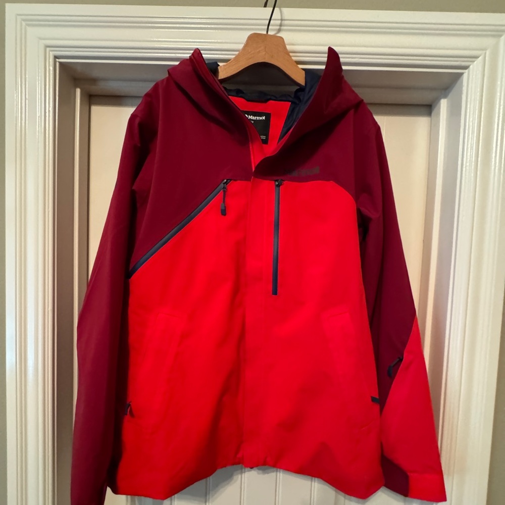 Marmot ski coat excellent condition